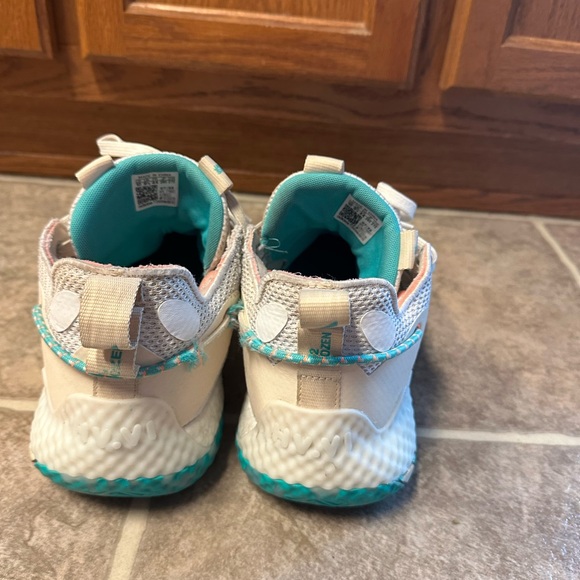 Harden Volume 6 - Picture 3 of 7